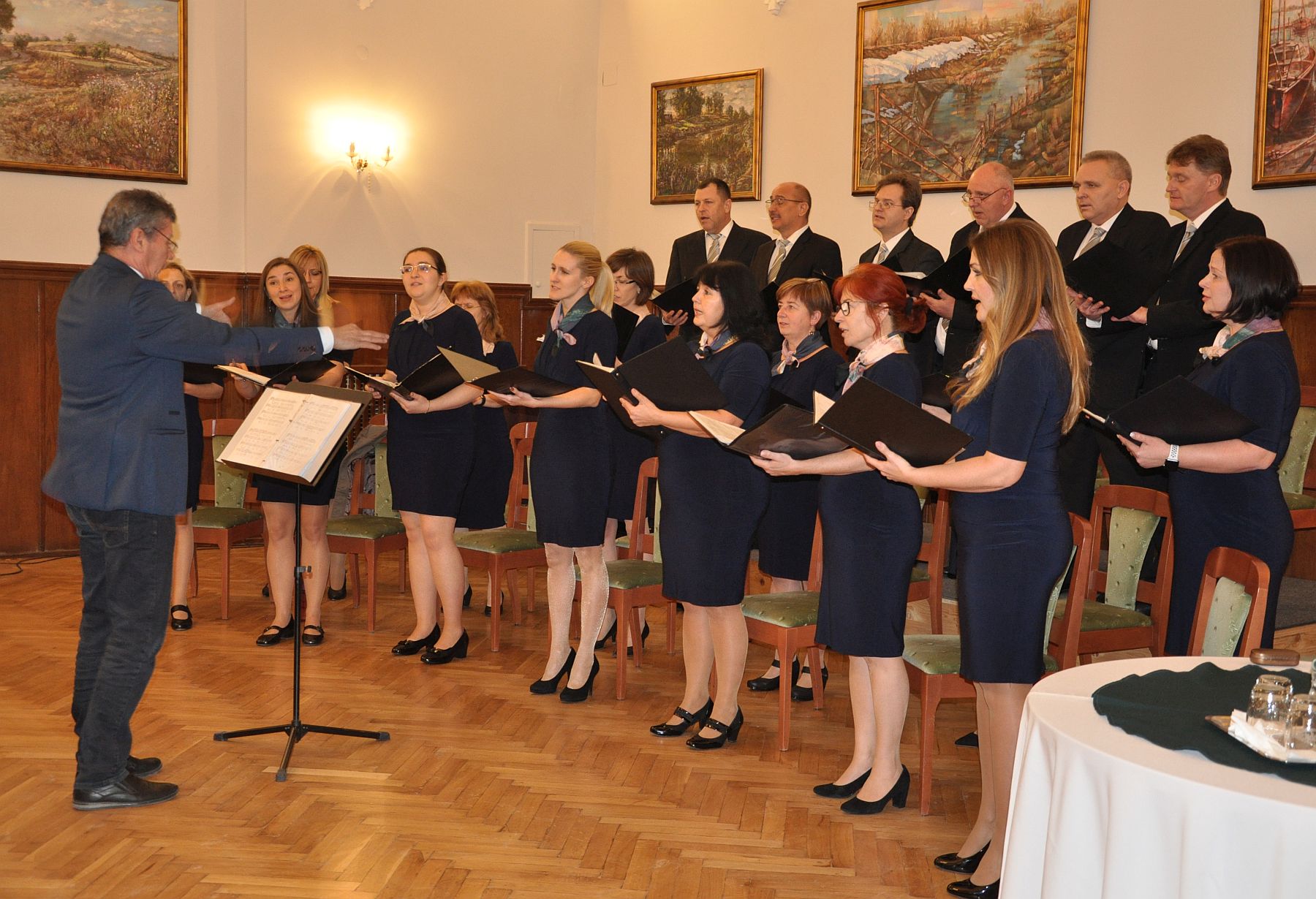 A Csoóri Sándor Társaság irodalmi estje a Szent Imre teremben